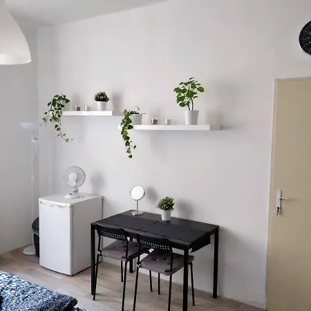 Cozy - 10 Minutes From The Center Of Prague! Praag